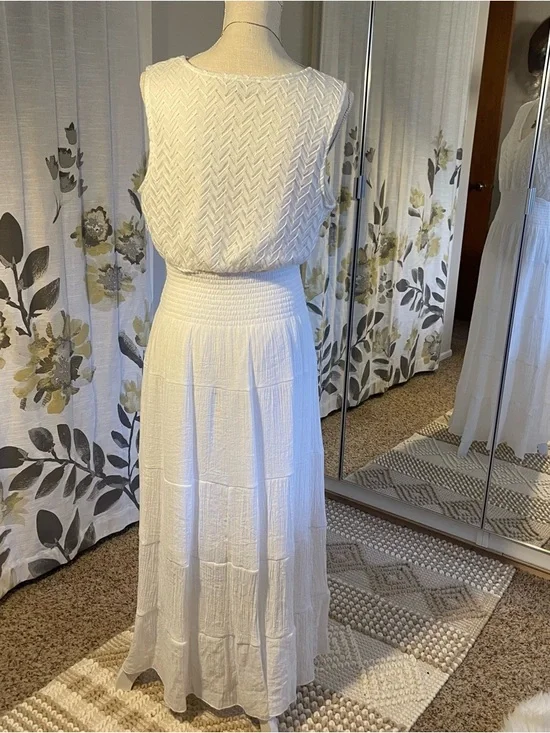 Sleeveless White Maxi Dress with Smocked Waist - Picture 3 of 8